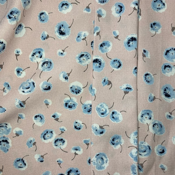 PINK FLORAL 🌸 TOP - Picture 4 of 7